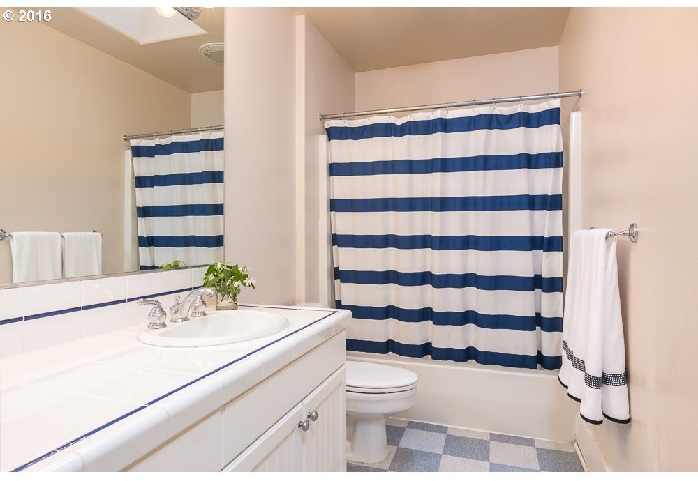 1139 Northwest Mayfield Road Portland, OR 97229 - Photo 22 of 26 Gallery Image 22