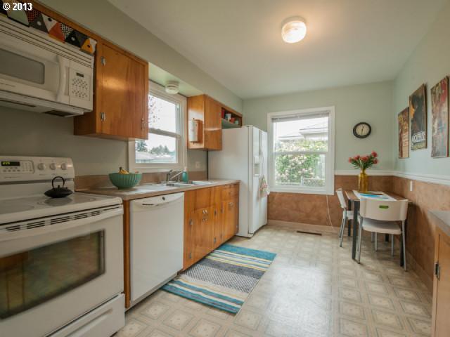 5748 Southeast Reedway Street Portland, OR 97206 - Photo 13 of 15 Gallery Image 13