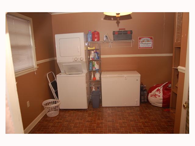 4590 East Dearing Road Memphis, TN 38117 - Photo 8 of 10 Gallery Image 8