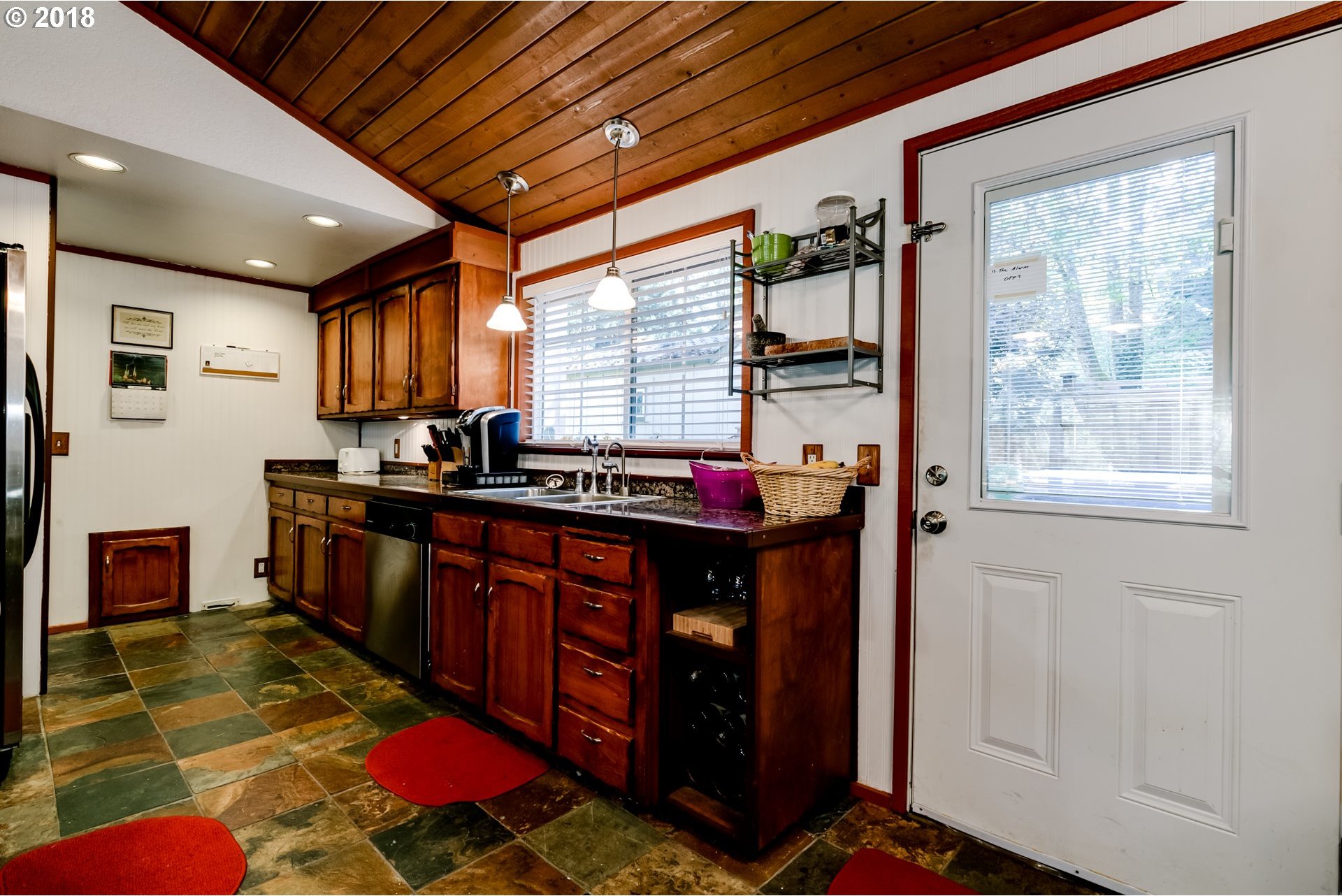 529 South 71st Street Springfield, OR 97478 - Photo 4 of 31