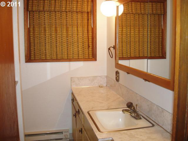 710 Northwest 5th Street Pendleton, OR 97801 - Photo 4 of 10