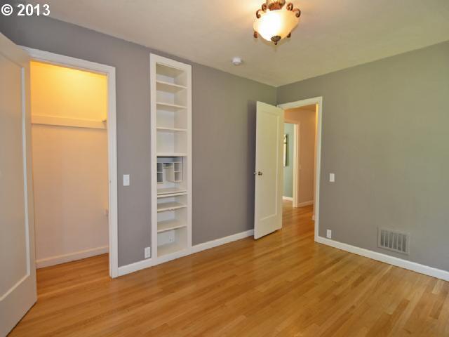 1126 Southwest Taylors Ferry Road Portland, OR 97219 - Photo 6 of 16 Gallery Image 6