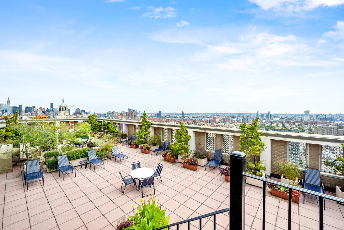 60 East 8th Street, Unit 22F Manhattan, NY 10003 - Photo 10 of 13