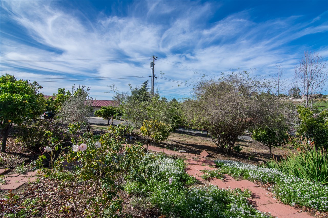 729 Carnation Lane Fallbrook, CA 92028 - Photo 23 of 25 Gallery Image 23