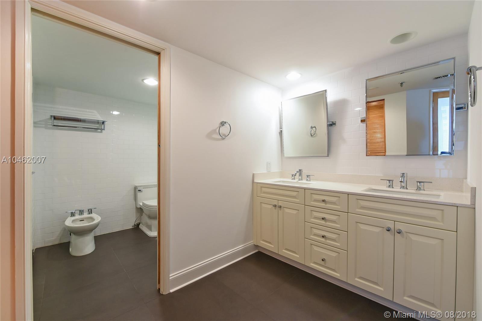 520 Brickell Key Drive, Unit A715 Miami, FL 33131 - Photo 10 of 21