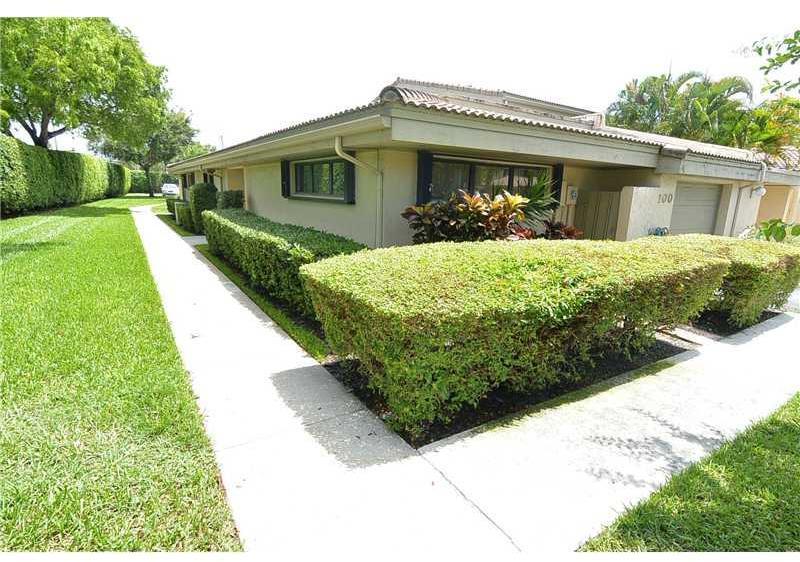 Emerald Hills Hollywood, FL 33021 - Photo 3 of 30