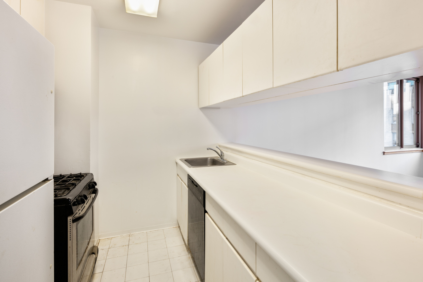 235 East 40th Street, Unit 17E Manhattan, NY 10016 - Photo 3 of 12