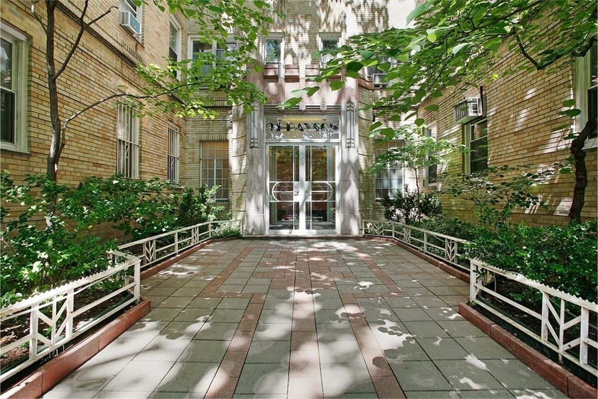 Payson House 91 Payson Ave, Manhattan, NY 10034 - Photo 3 of 5