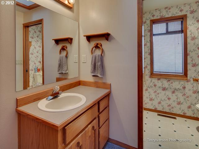 427 Southwest Overlook Court Gresham, OR 97080 - Photo 13 of 16 Gallery Image 13