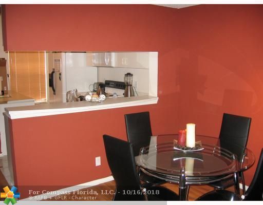 2 Simonton Circle, Unit 2 Weston, FL 33326 - Photo 2 of 6