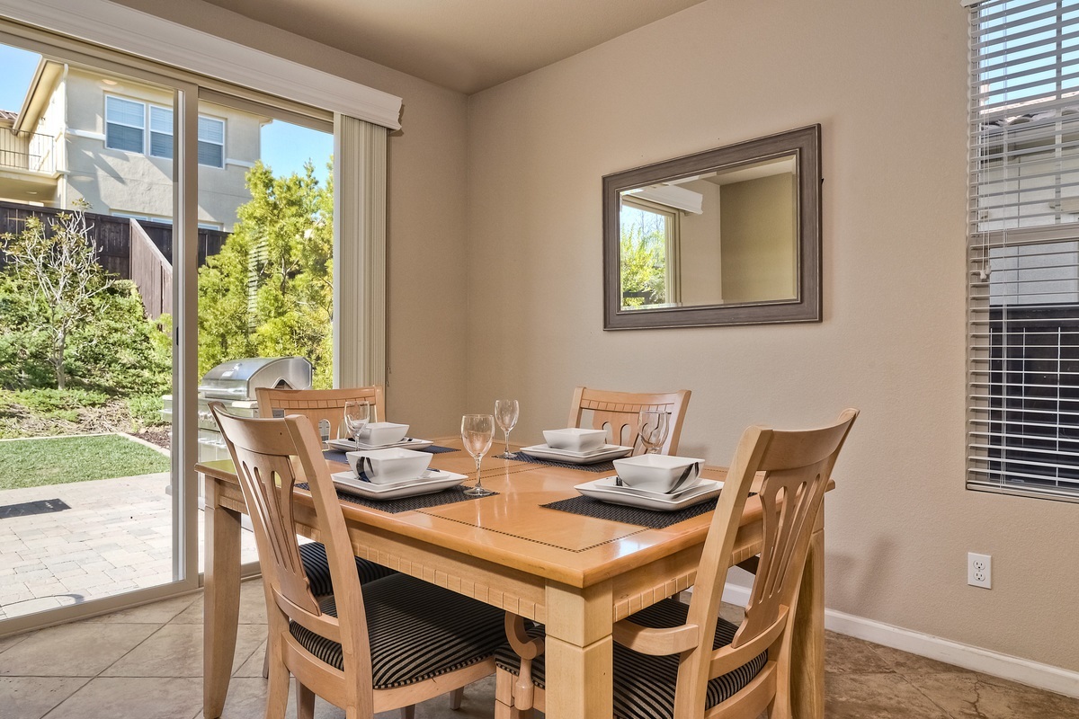 3493 Corte Fortuna Carlsbad, CA 92009 - Photo 7 of 21