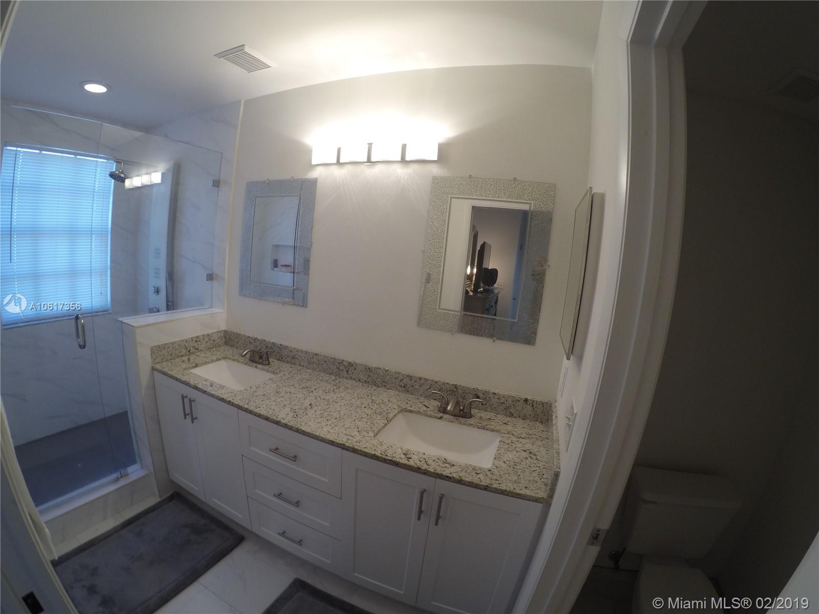 811 Southwest 178th Way Pembroke Pines, FL 33029 - Photo 5 of 51
