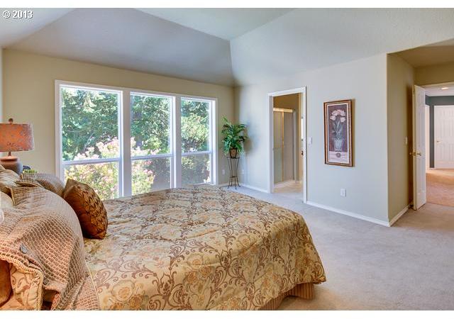 6405 Southwest Flower Street Portland, OR 97221 - Photo 11 of 16 Gallery Image 11