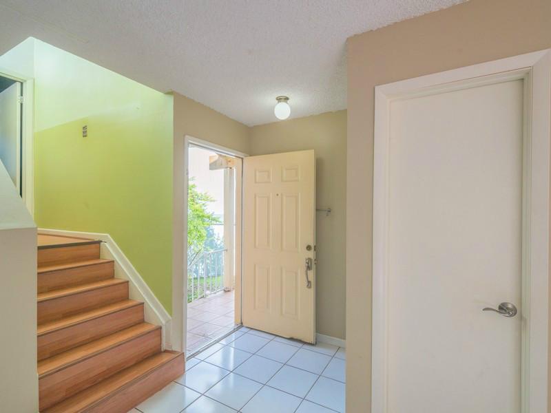 21733 Southwest 99th Avenue Miami, FL 33190 - Photo 3 of 18