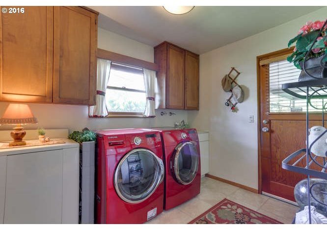 17185 Southwest Alexander Street Aloha, OR 97003 - Photo 24 of 32 Gallery Image 24
