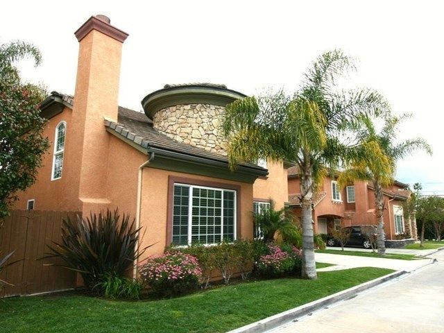 $935,000 | 2561 Santa Ana Avenue, Costa Mesa, CA 92627