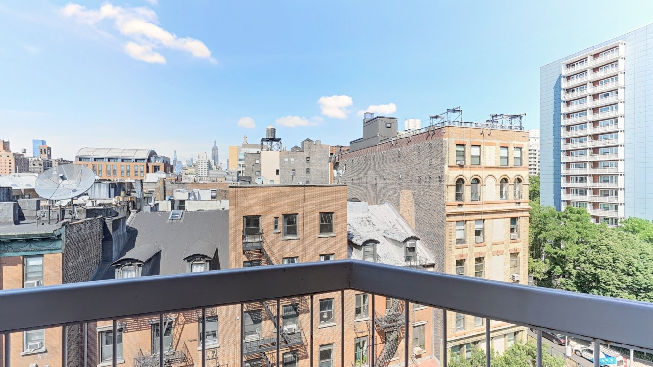 184 Thompson Street, Unit 6T Manhattan, NY 10012 - Photo 5 of 6