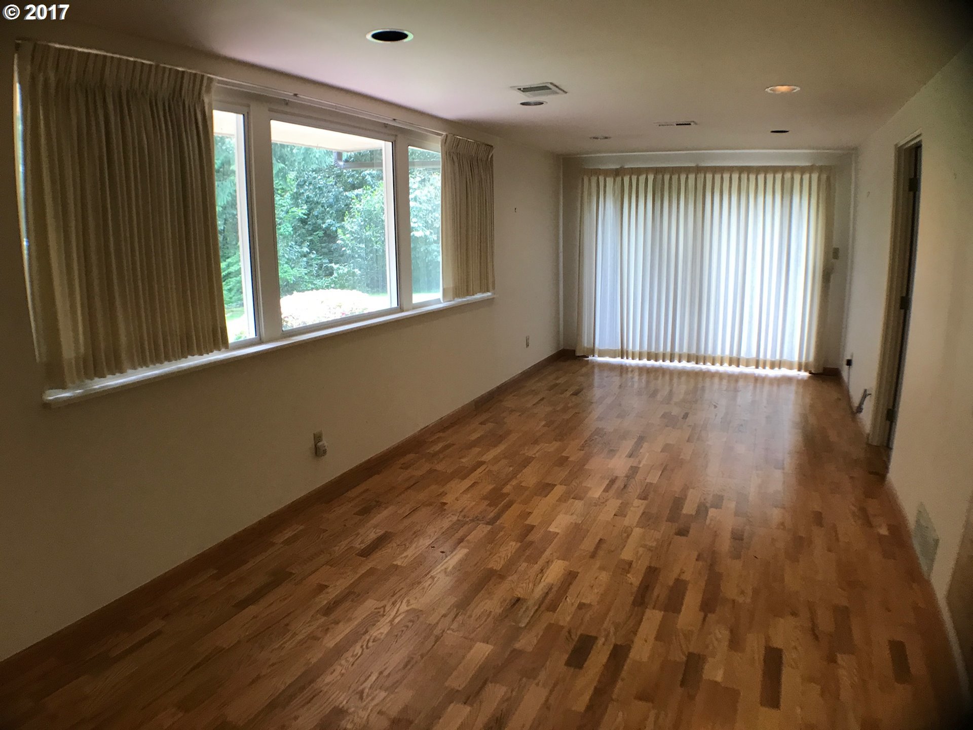 9448 Southwest Lancaster Road Portland, OR 97219 - Photo 10 of 18 Gallery Image 10