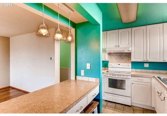 1673 Thompson Road Woodburn, OR 97071 - Photo 5 of 11 Gallery Image 5