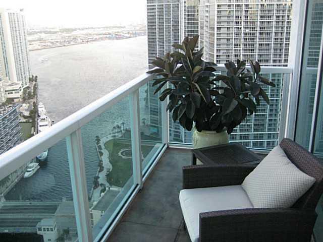 41 Southeast 5th Street, Unit 2201 Miami, FL 33131 - Photo 5 of 25