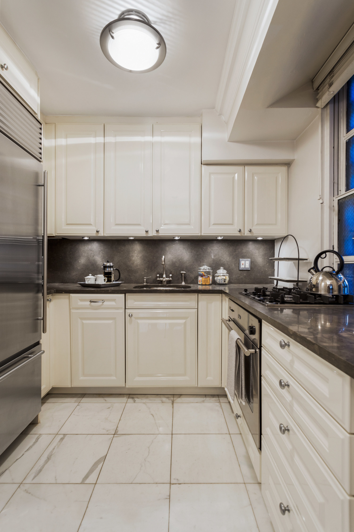 203 East 72nd Street, Unit 2E Manhattan, NY 10021 - Photo 4 of 11