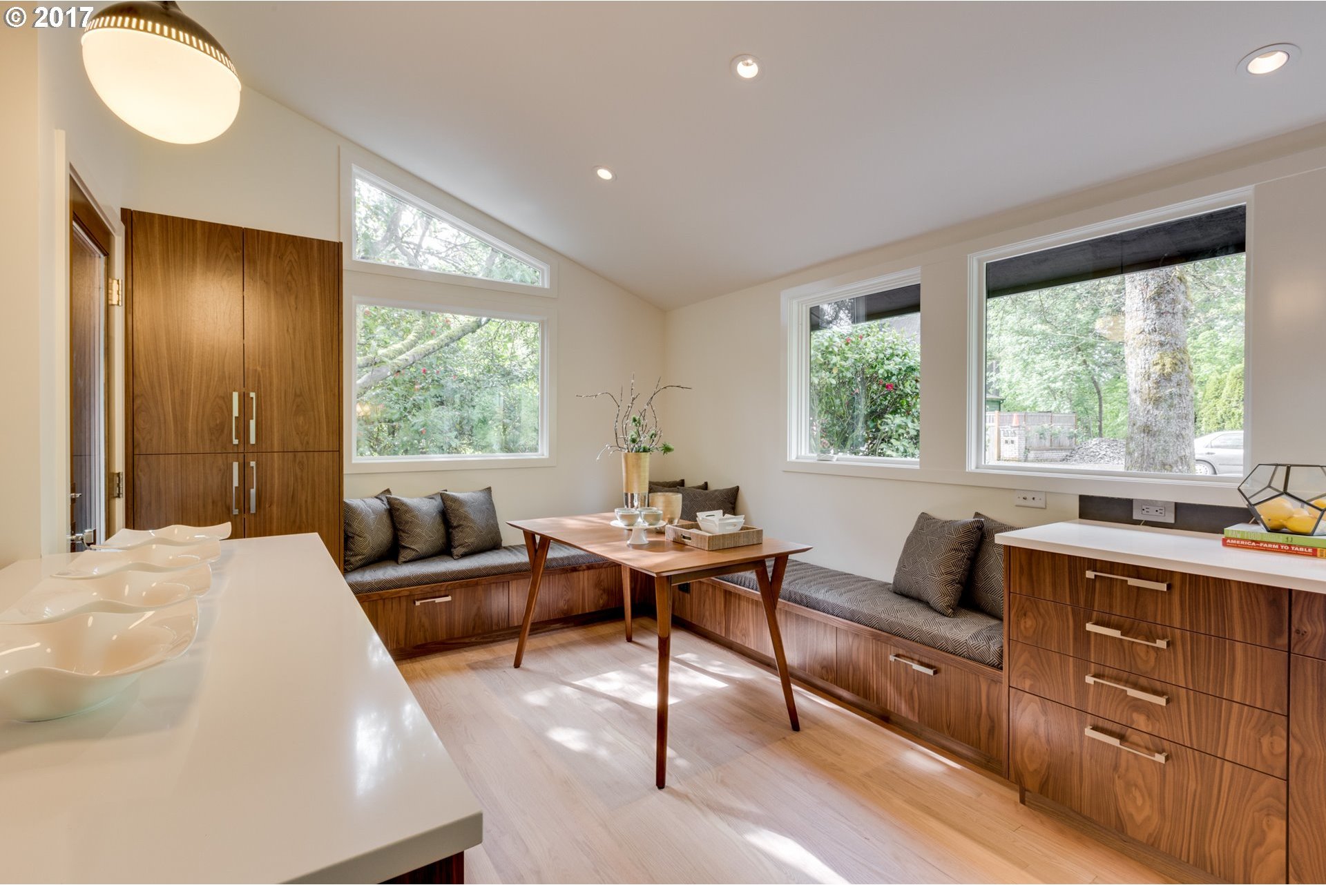 4524 Southwest Fairview Boulevard Portland, OR 97221 - Photo 4 of 31 Gallery Image 4