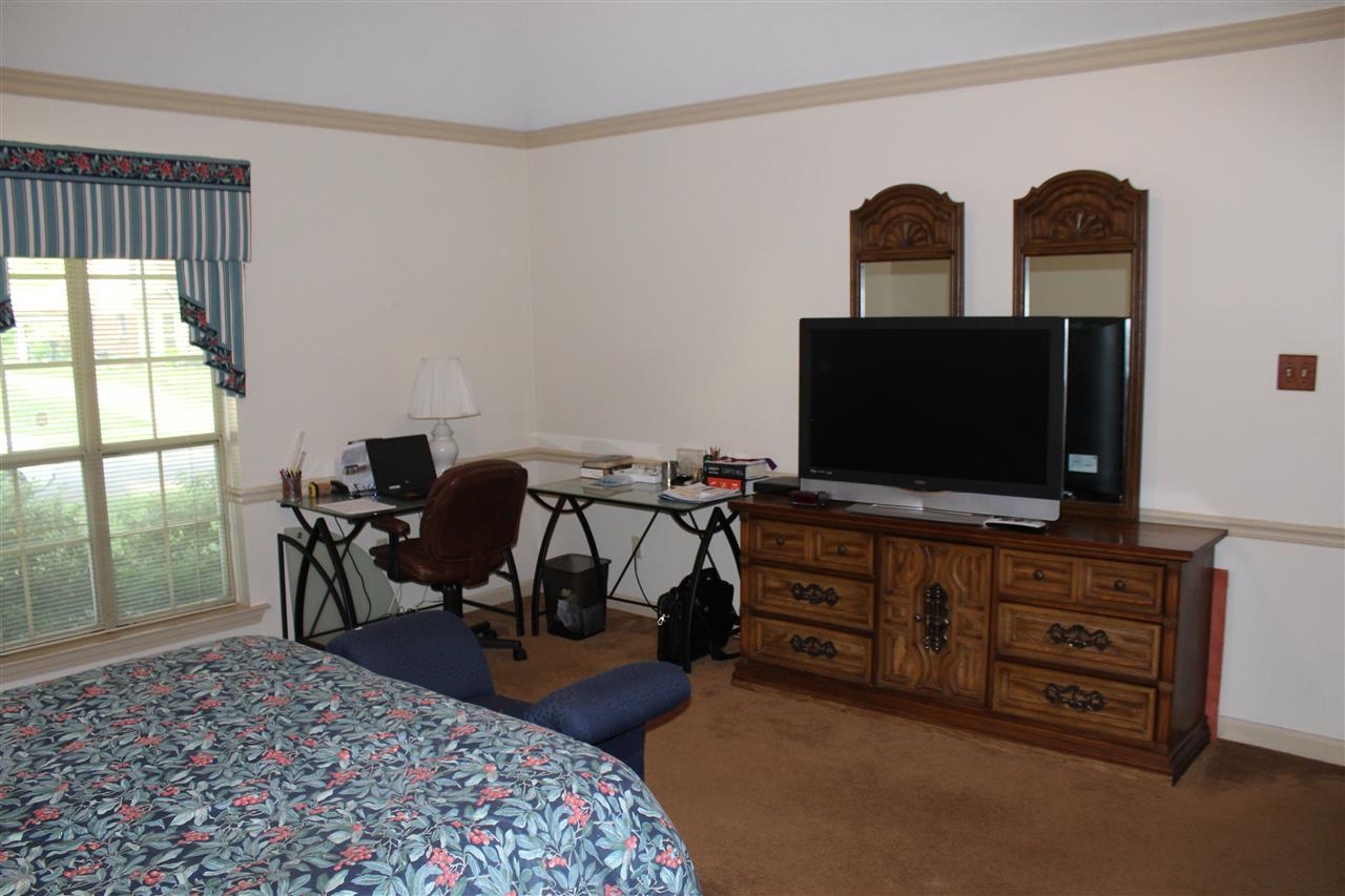 3173 Edgeworth Lane, Memphis, TN 38119 Compass