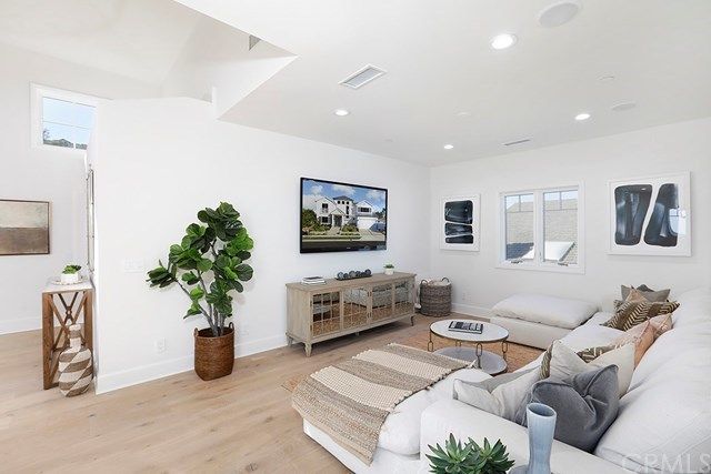 $3,550,000 | 2320 Port Aberdeen Place, Newport Beach, CA 92660