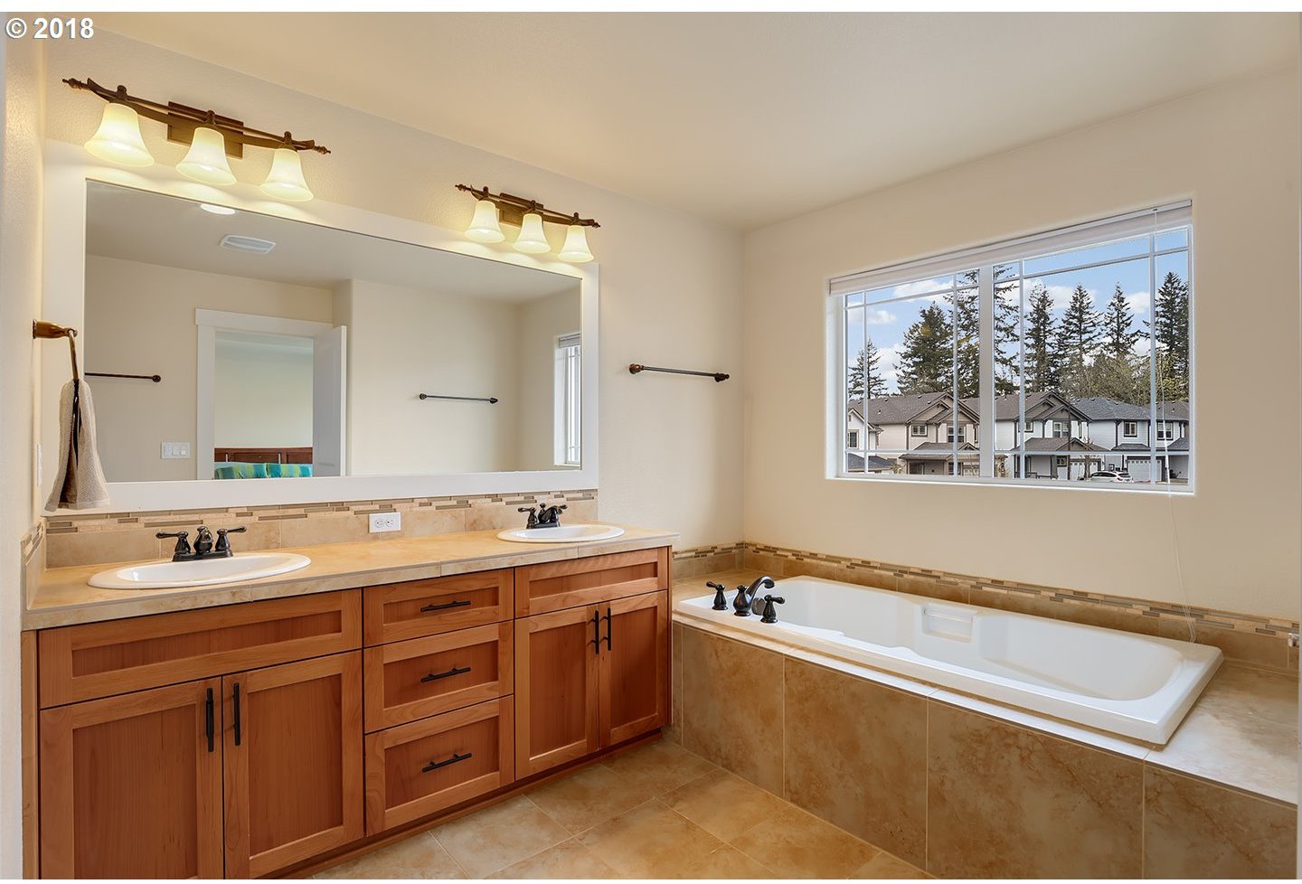 14374 Southwest Rancher Lane Beaverton, OR 97008 - Photo 5 of 32 Gallery Image 5