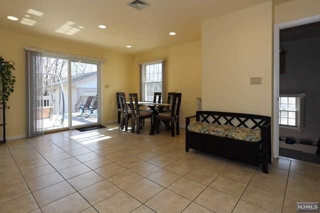 283 Goffle Road Ridgewood, NJ 07450 - Photo 11 of 25