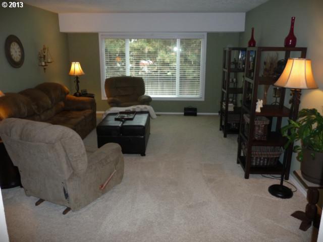 8287 Southwest Tygh Loop Tualatin, OR 97062 - Photo 3 of 12 Gallery Image 3