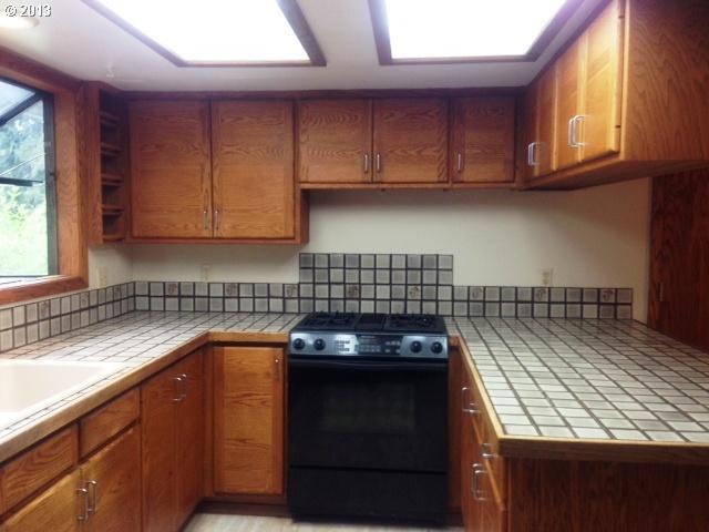 19165 Southwest Murphy Court Aloha, OR 97078 - Photo 5 of 13 Gallery Image 5