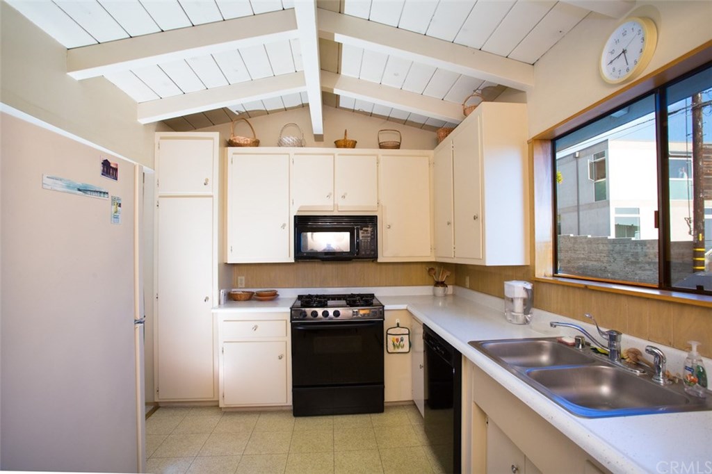 831 Duncan Place Manhattan Beach, CA 90266 - Photo 7 of 14