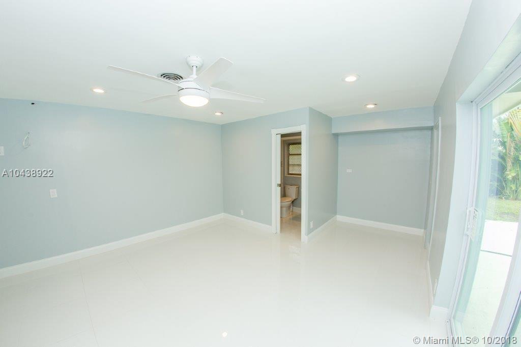 898 Southwest 12th Terrace Boca Raton, FL 33486 - Photo 19 of 33