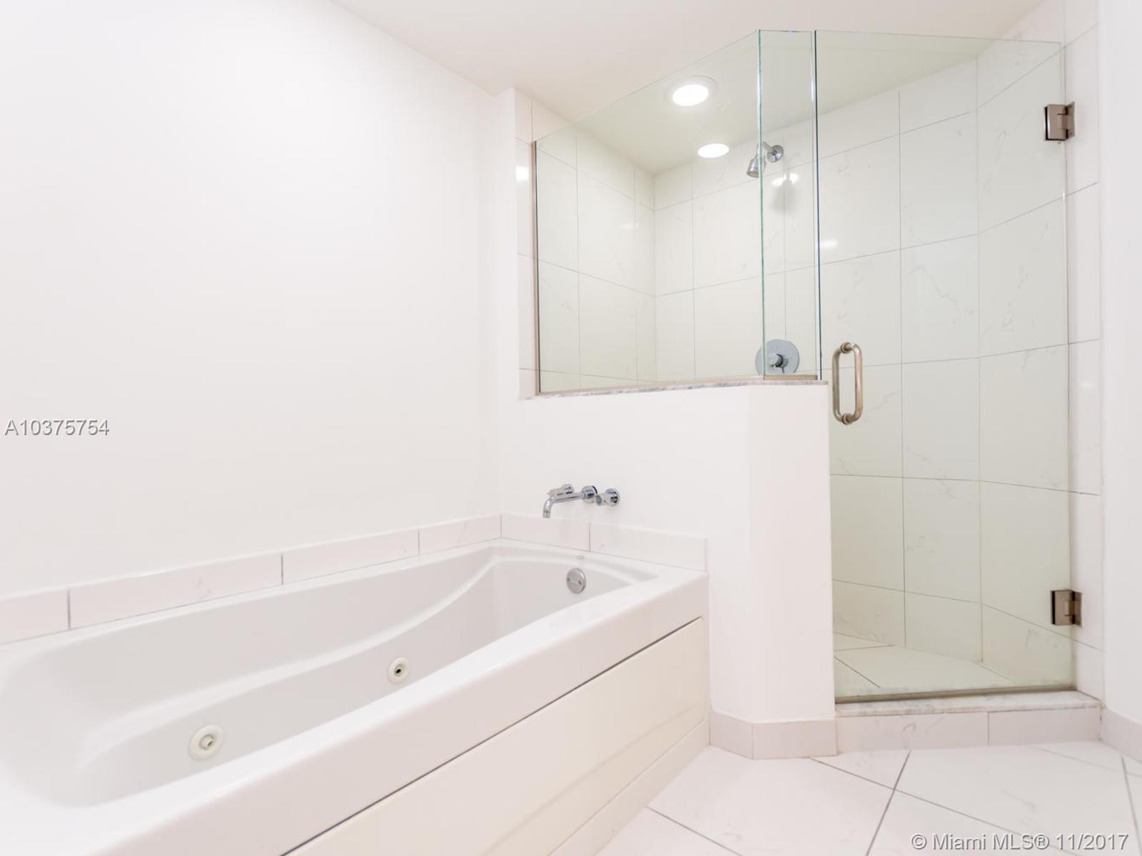 55 Southeast 6th Street, Unit 2610 Miami, FL 33131 - Photo 23 of 33