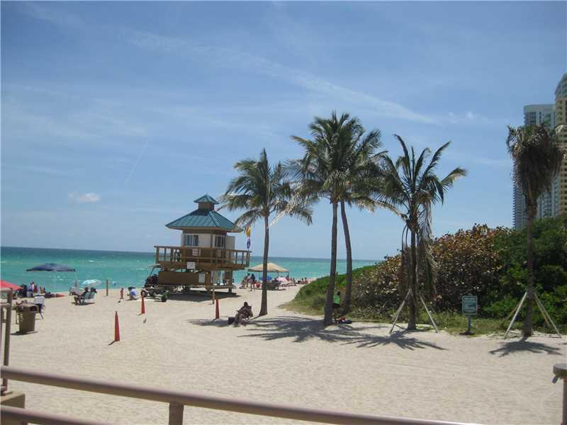 16919 North Bay Road, Unit 2022 Sunny Isles Beach, FL 33160 - Photo 3 of 12