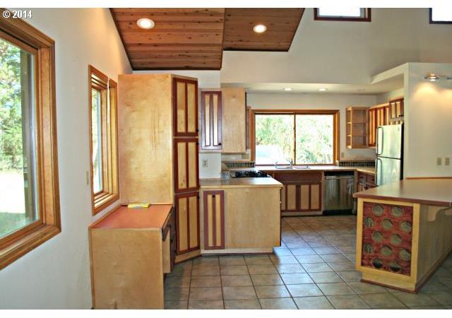 1885 Doerner Road Roseburg, OR 97471 - Photo 11 of 16