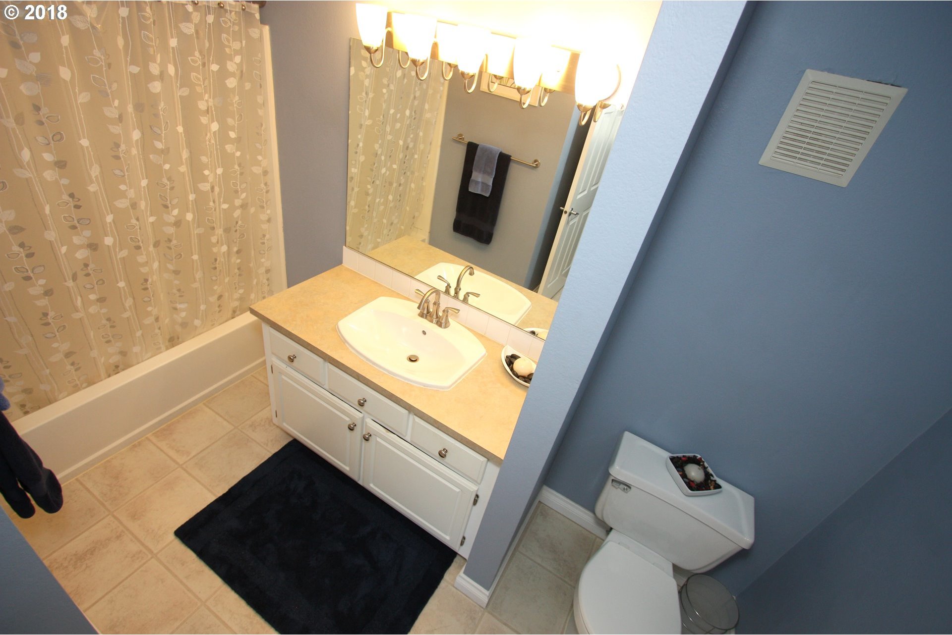 17516 Northwest Springville Road, Unit B10 Portland, OR 97229 - Photo 6 of 14 Gallery Image 6