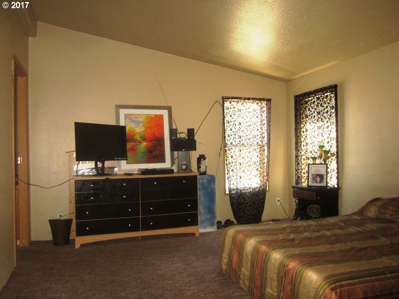 1709 Chemawa Road Northeast Keizer, OR 97303 - Photo 23 of 32 Gallery Image 23