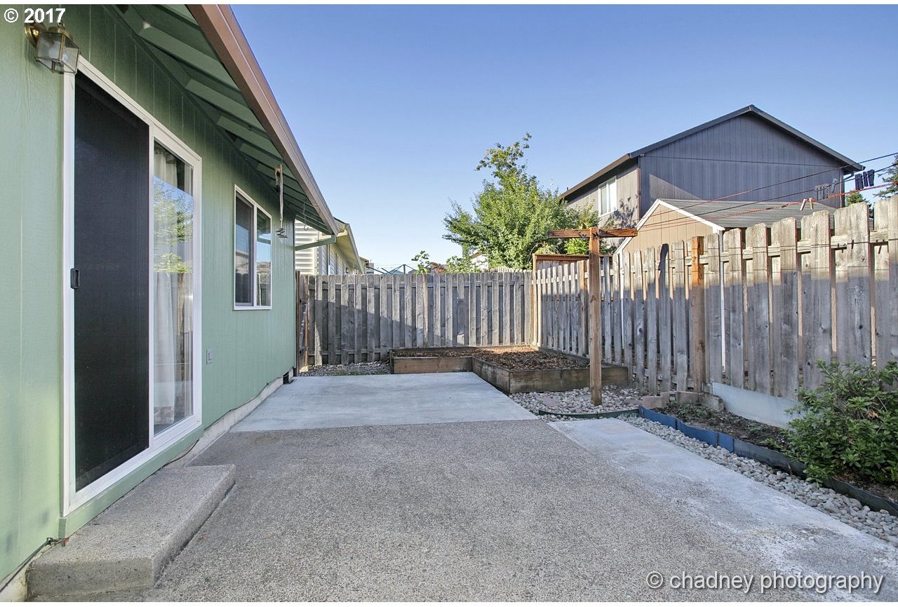 1085 Southwest Ivory Loop Gresham, OR 97080 - Photo 20 of 21