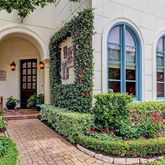 $849,900 | 100 South Creekside Court, Houston, TX 77055
