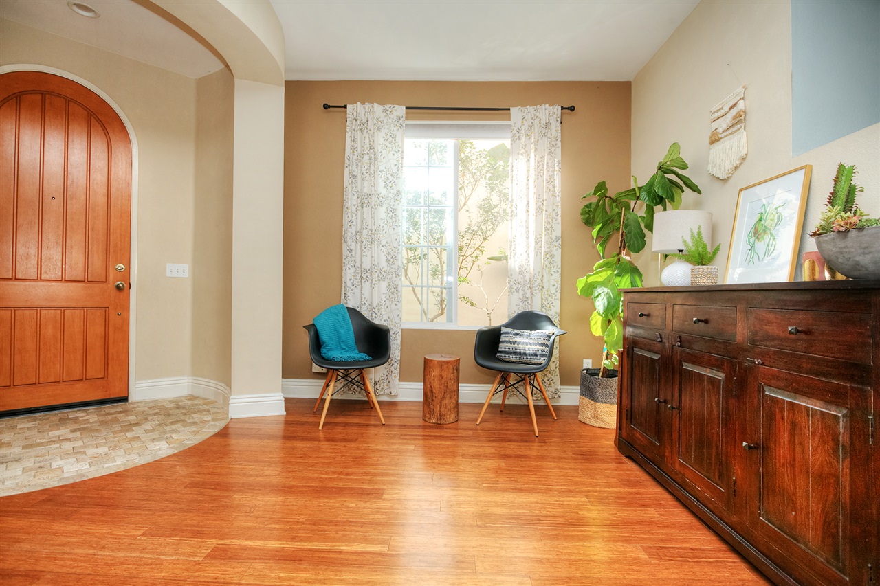 404 Swamis Lane Encinitas, CA 92024 - Photo 5 of 25 Gallery Image 5