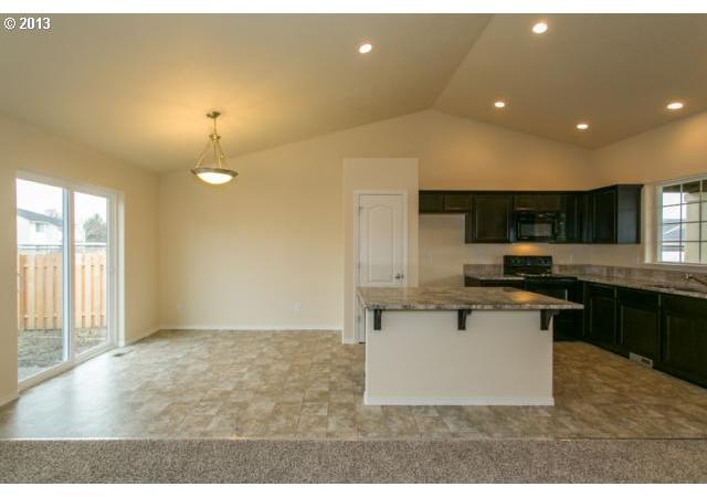 2967 Reed Avenue Woodburn, OR 97071 - Photo 14 of 16 Gallery Image 14