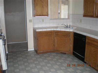 2312 Fairview Road Bakersfield, CA 93304 - Photo 5 of 9 Gallery Image 5