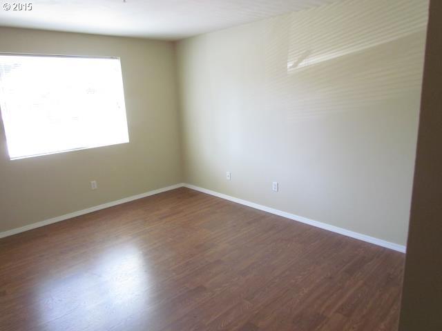 139 Oregon Way Longview, WA 98632 - Photo 8 of 11 Gallery Image 8