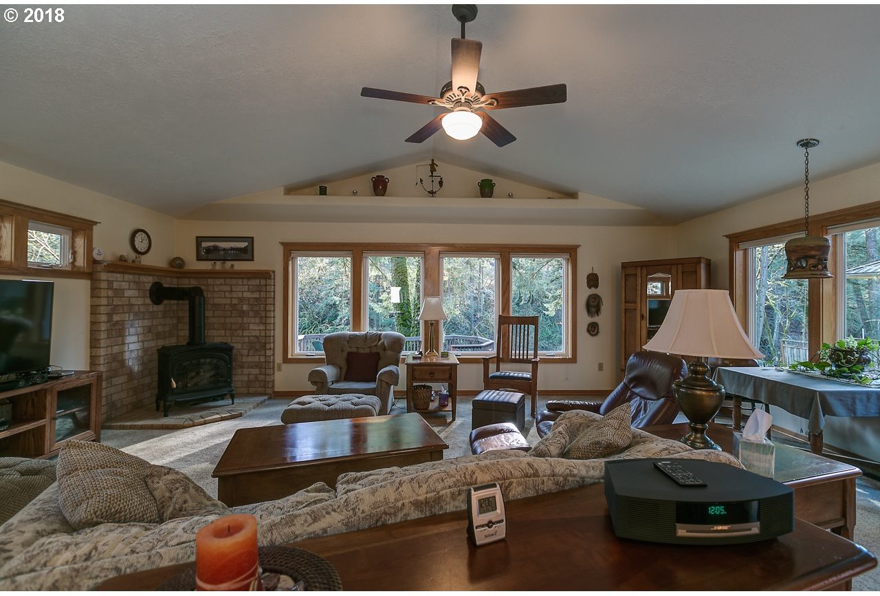 22786 Jennie Road Lyons, OR 97358 - Photo 6 of 32 Gallery Image 6