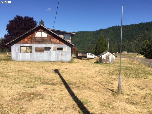 501 Reston Road Tenmile, OR 97481 - Photo 11 of 13