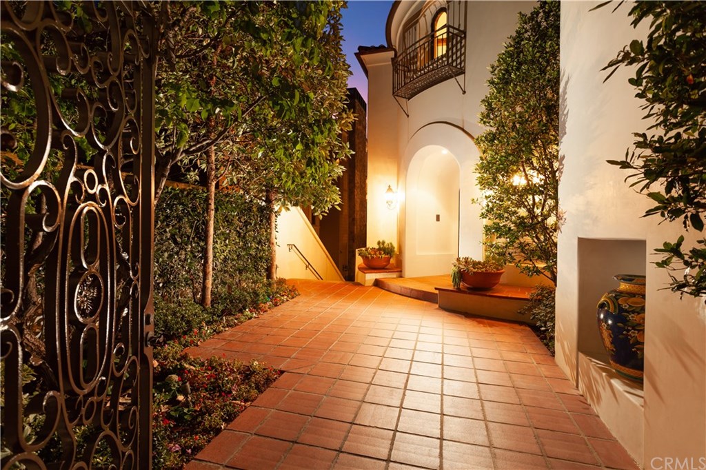 9 White Water Drive Dana Point, CA 92629 - Photo 4 of 30