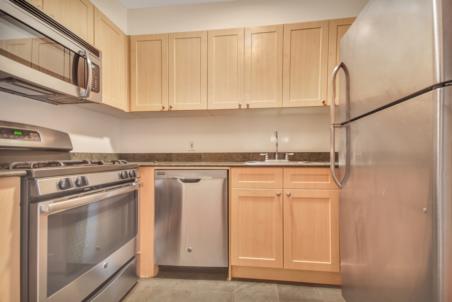308 East 38th Street, Unit 11C Manhattan, NY 10016 - Photo 6 of 9