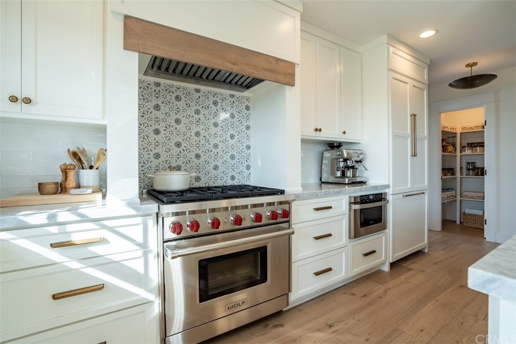 674 Seaview Street Laguna Beach, CA 92651 - Photo 4 of 27